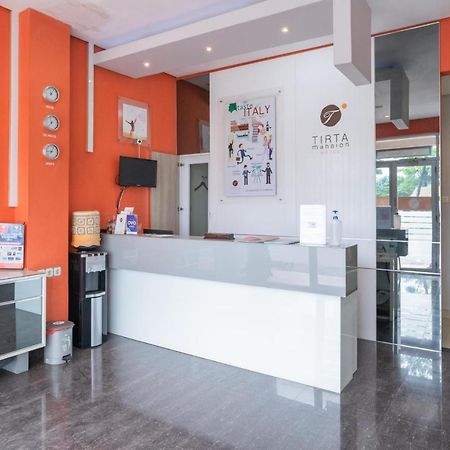 Cicayur Reddoorz At Tirta Mansion Paramount Gading מראה חיצוני תמונה